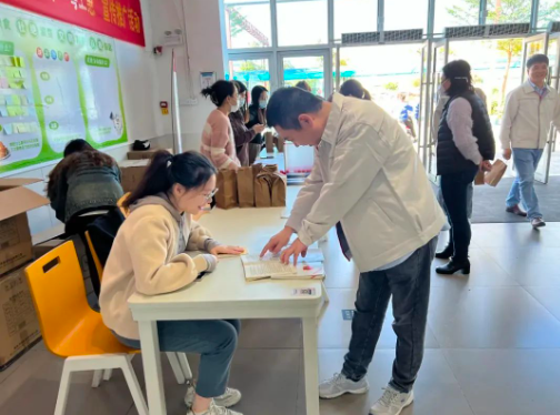 1702346497748882.png 1702346090592.png